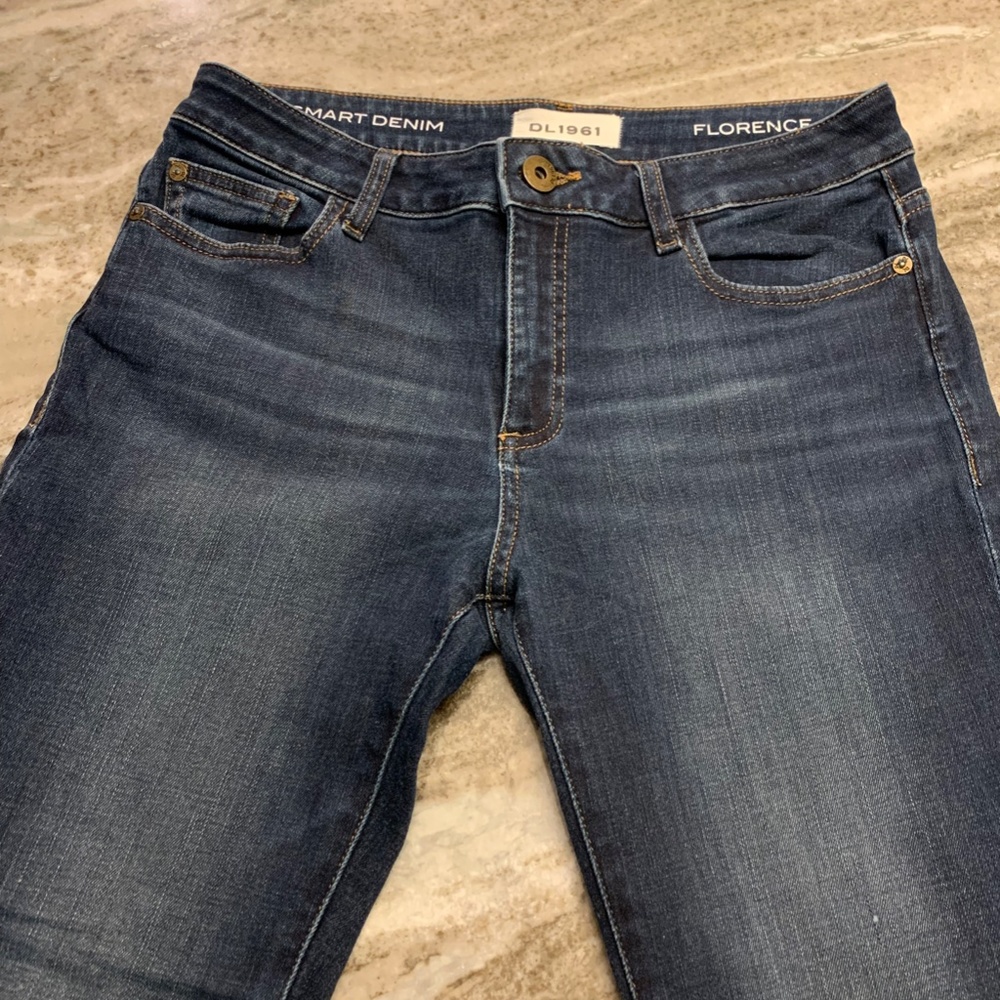 DL1961 Florence Instasculp blue jeans Size 30. Like new
